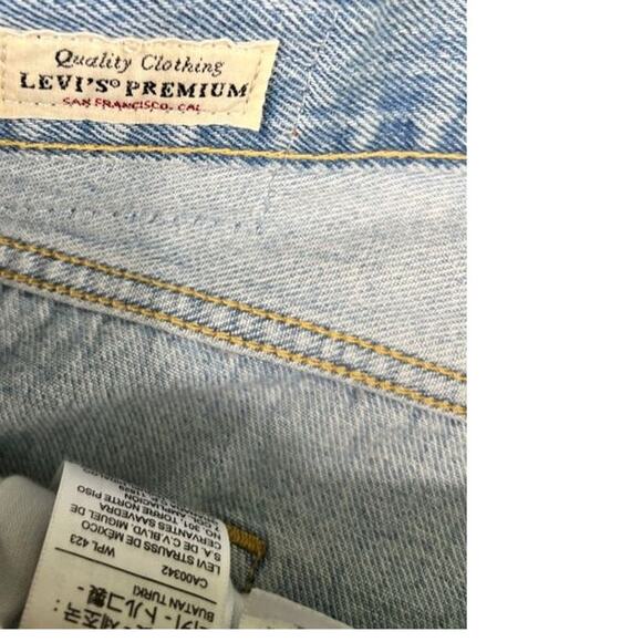Levi's 501 Premium Women's Light Wash Button Fly Big E Jeans Size 22W - Picture 4 of 13